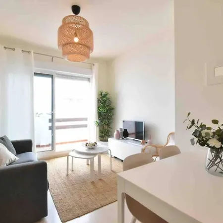 Luxury Penthouse Golf Apartment アパート エステポナ